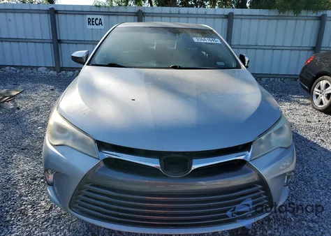 2015 Toyota Camry Le z USA, uszkodzony, nr VIN 4T1BF1FK7FU961925